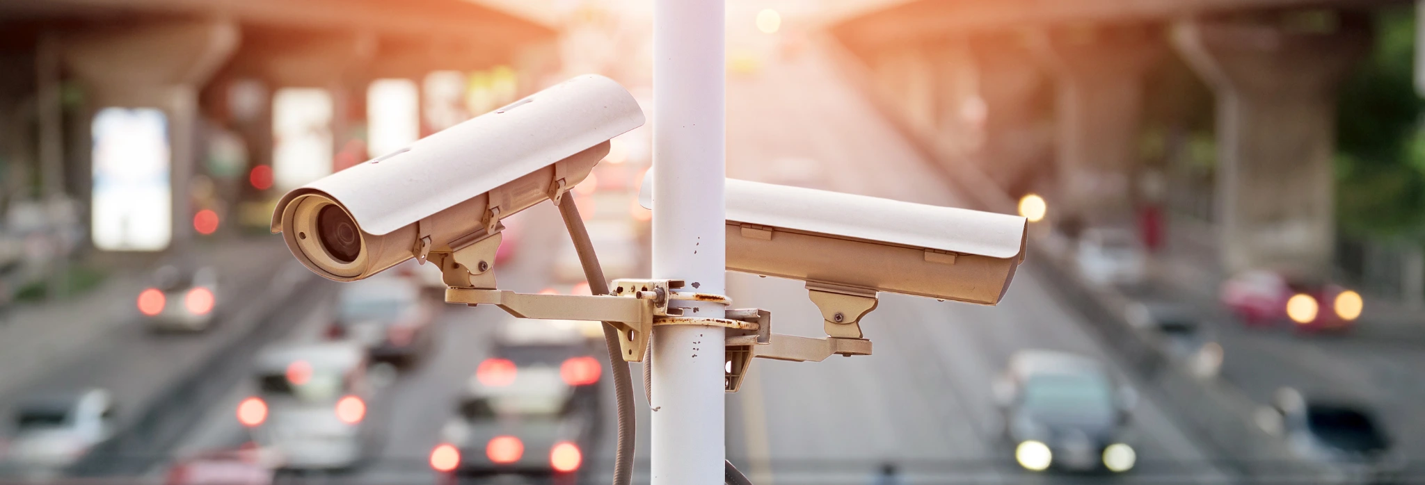 Κάμερες σε δρόμο.